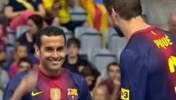 拿捏!来看当年巴萨球员踢五人制足球有多轻松😱