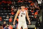 2分1板到手!杨瀚森抛投没进 自己跟进前场篮板补篮得手